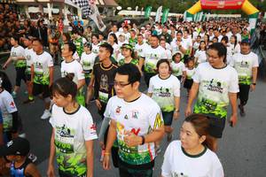 BIB: 
                            <button type="button" onclick="openModal(3530910)" class="btn btn-primary btn-sm float-right btn-popup" data-toggle="modal" data-target=".modal-high-quality">
                        <i class="fas fa-shopping-cart"></i> Add to Cart
                    </button>
                                            <button type="button" onclick="isThisMe(3530910, true)" class="btn btn-success btn-sm float-right btn-popup btn-isme hidden" data-toggle="tooltip" data-placement="bottom" title="นี่คือรูปของคุณใช่ไหม คลิกที่นี่เพื่อเอาเข้าอัลบั้ม">
                        <i class="fas fa-plus"></i> Add to album
                    </button>
                    <button type="button" onclick="isThisMe(3530910, false)" class="btn btn-warning btn-sm float-right btn-popup btn-isnotme hidden">
                        <i class="fas fa-ban"></i> Remove from album
                    </button>